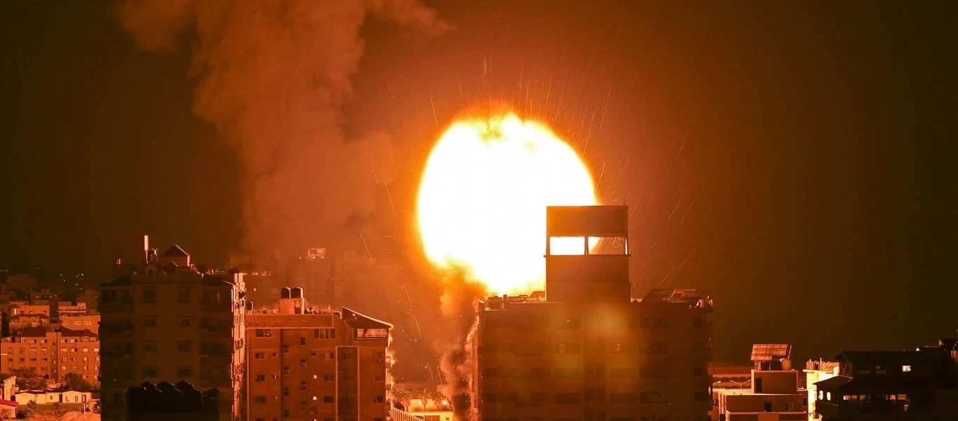 Ισραηλινά μαχητικά βομβάρδισαν θέσεις της Χαμάς - Καταιγισμός ρουκετών από τη Γάζα (βίντεο)